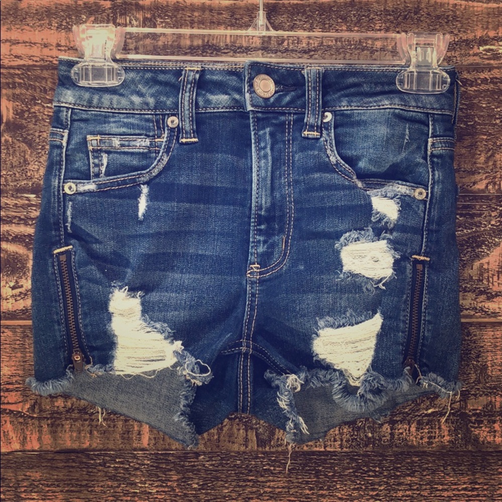 Jean shorts with zipper detail
